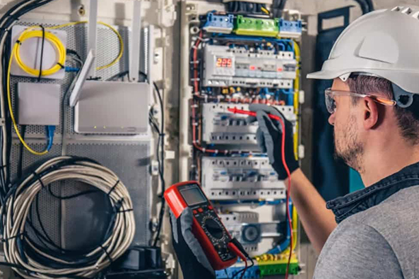 Las Diferencias Entre Los Montajes Electricos Industriales Y Las Instalaciones Electricas En Viviendas 2